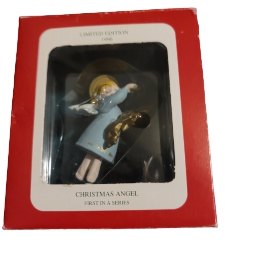 1996 1ST IN SERIES WORLD OF CHRISTMAS angel ornament vintage